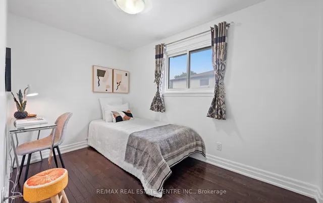 Additional image 35 of 18 Dearbourne Blvd