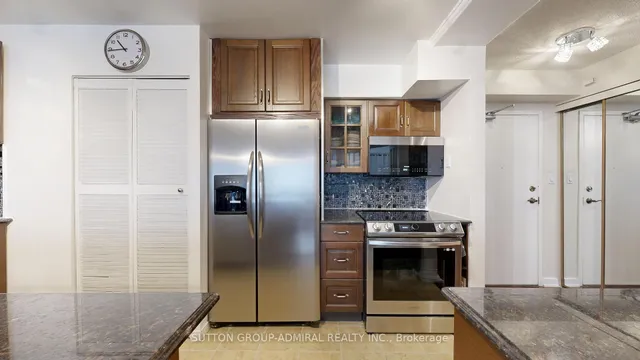 Additional image 4 of 633 Bay St Unit 201