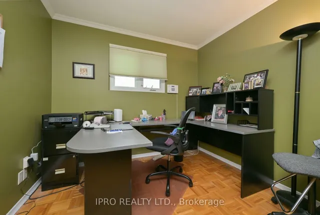 Additional image 21 of 44 Marblehead Cres