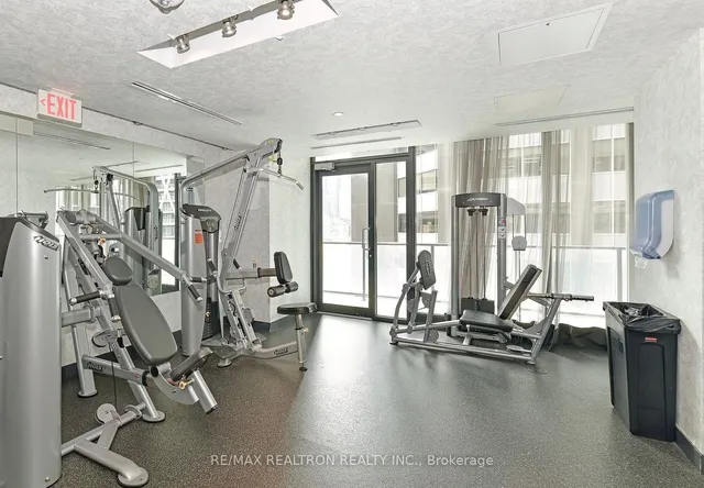 Additional image 11 of 426 University Ave Unit 1905