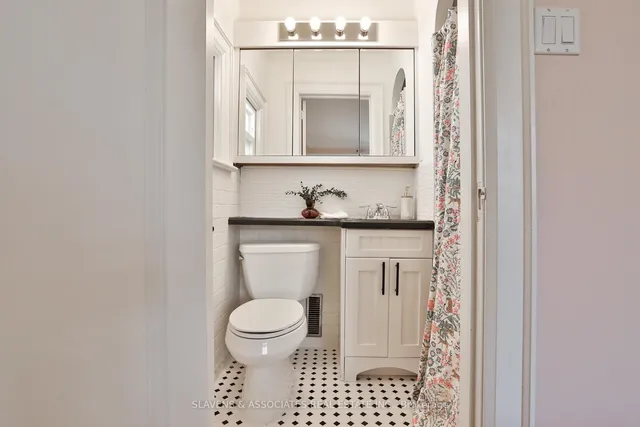 Additional image 32 of 317 Richview Ave