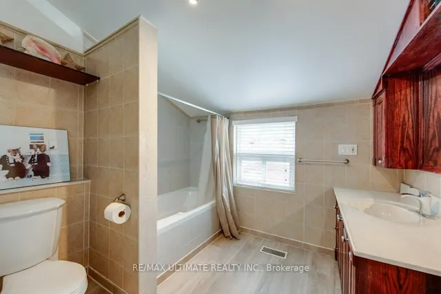 Additional image 25 of 1425 Lansdowne Ave