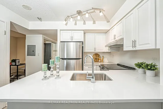 Additional image 20 of 230 King St Unit 318