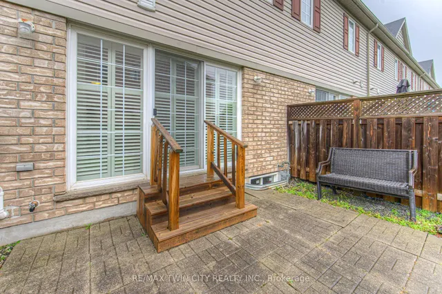 Additional image 31 of 513 Beaumont Cres