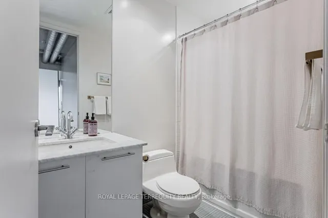 Additional image 21 of 533 Richmond St Unit 402