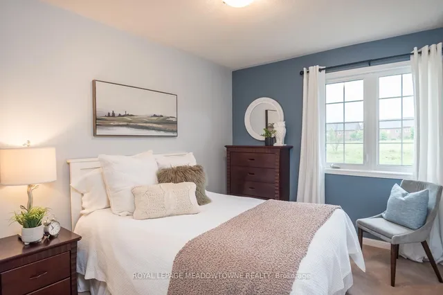 Additional image 24 of 881 Brassard Circ