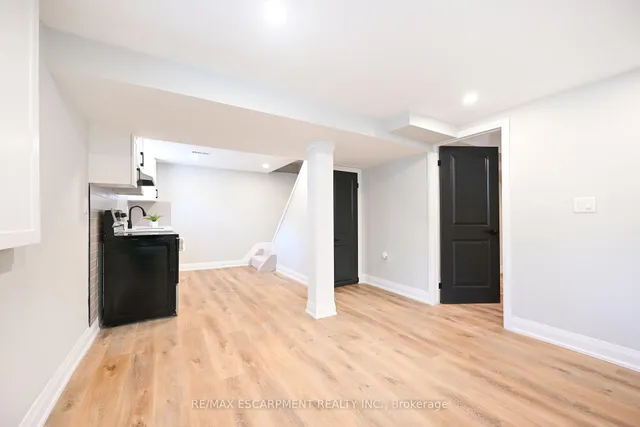 Additional image 26 of 282 Ottawa St