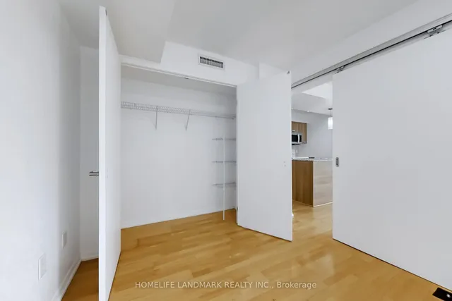 Additional image 18 of 38 Grenville St Unit 808