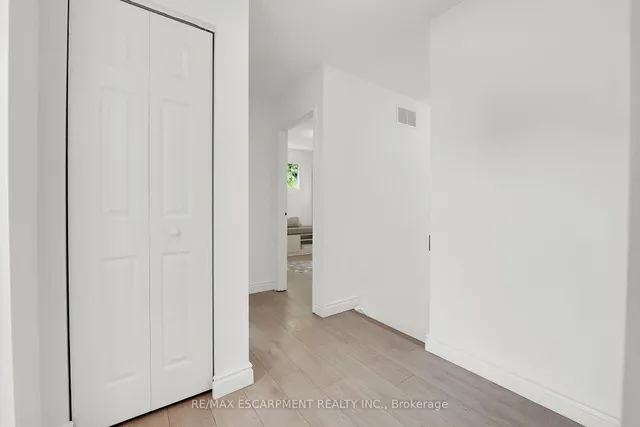 Additional image 26 of 21 Glen Eden Crt