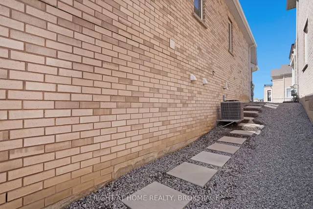 Additional image 36 of 19 Robarts Dr