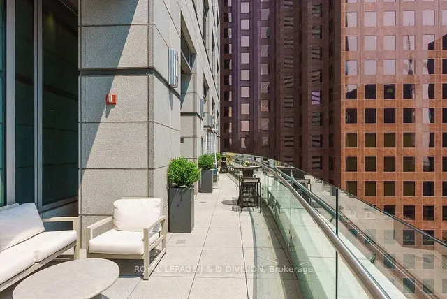 Additional image 37 of 311 Bay St Unit 3805