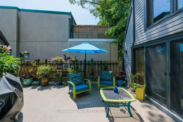 Additional image 43 of 2366 Queen St Unit 2