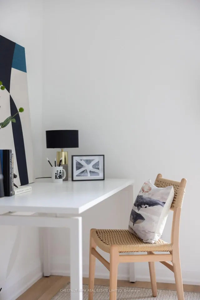 Additional image 27 of 161 Queensdale Ave