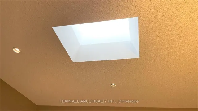 Additional image 17 of 3351 Cawthra Rd Unit 423