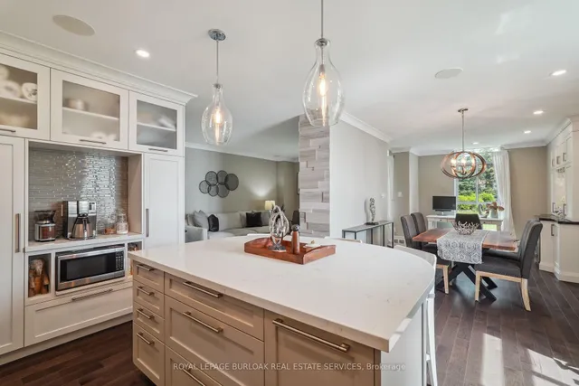 Additional image 12 of 5250 Lakeshore Rd Unit 106