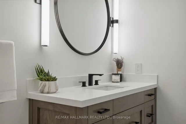 Additional image 25 of 2092 PINEVALLEY Cres