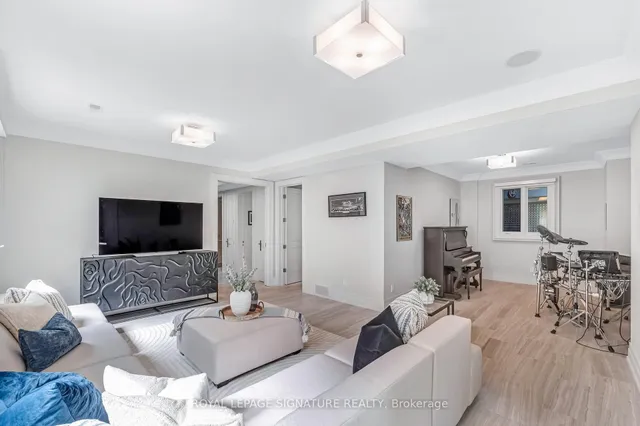 Additional image 30 of 15 Delavan Ave