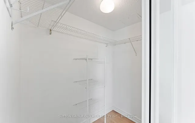 Additional image 33 of 38 Elm St Unit 2700