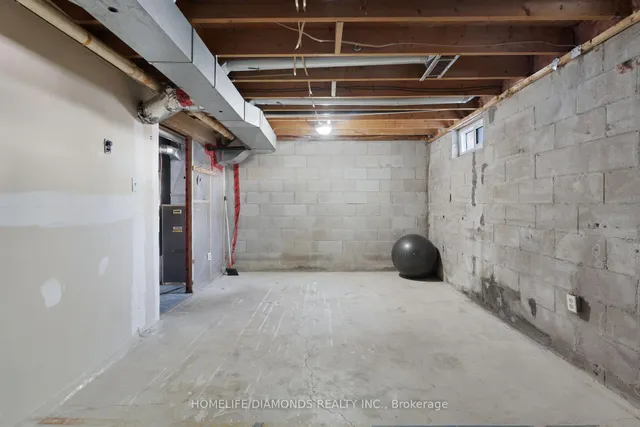 Additional image 33 of 262 KENORA Ave Unit 35