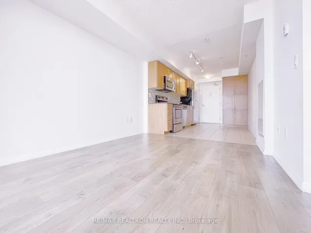Additional image 6 of 800 Lawrence Ave Unit 1021