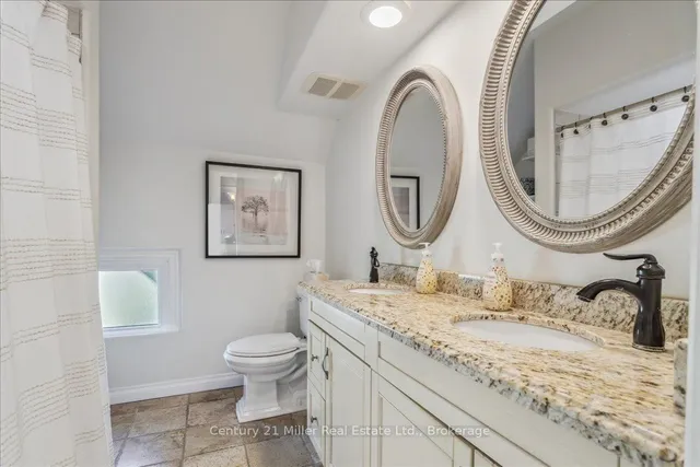 Additional image 32 of 585 Dundas St