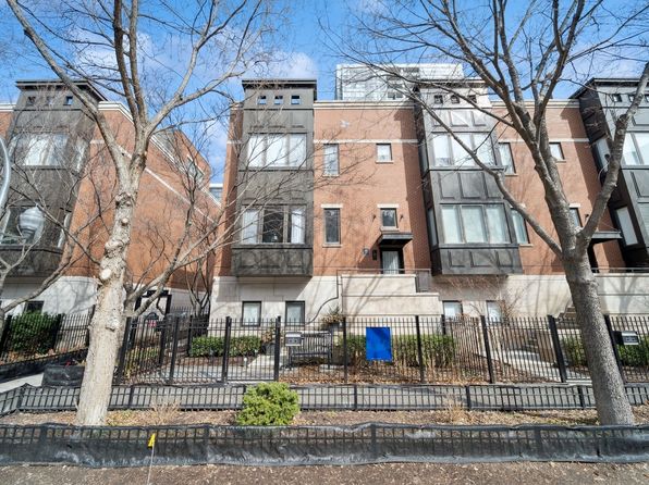 450 W Superior St, Chicago, IL 60610