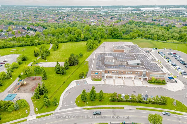 Additional image 38 of 87 Queen Mary Dr