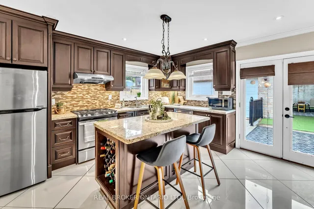 Additional image 15 of 20 Dunraven Dr