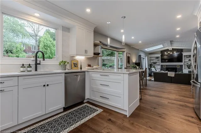 Additional image 13 of 6 Carl Cres