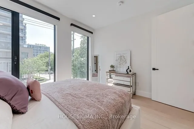 Additional image 29 of 188 Duplex Ave