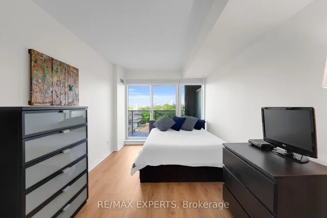 Additional image 39 of 1050 The Queensway N/A Unit 516