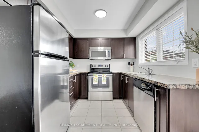 Additional image 13 of 35 Hays Blvd Unit 11