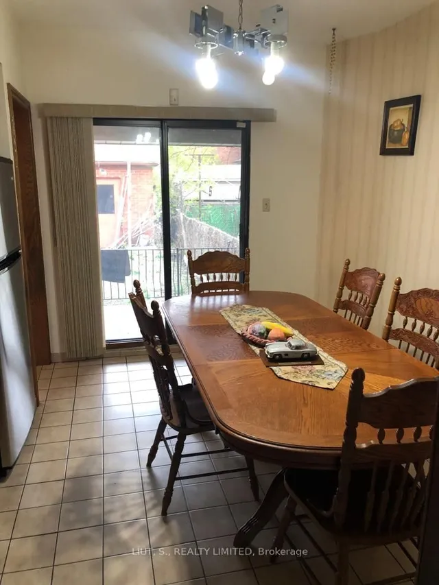 Additional image 7 of 1945 Dufferin St