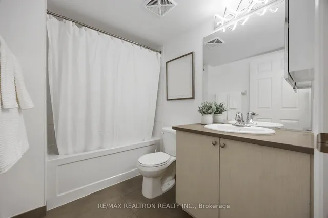 Additional image 20 of 25 Lower Simcoe St Unit 525