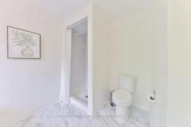 Additional image 24 of 2046 PARKLANE Cres