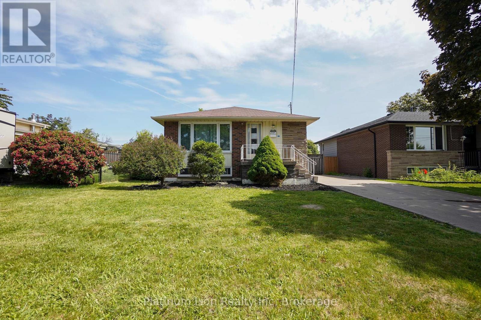 Primary image of 29 CAMEO AVENUE|Hamilton (Macassa), Ontario L8V2H2