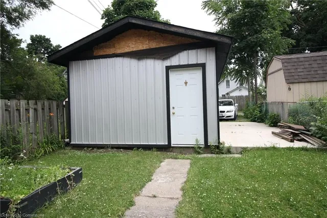 Additional image 2 of 107 Wellington St