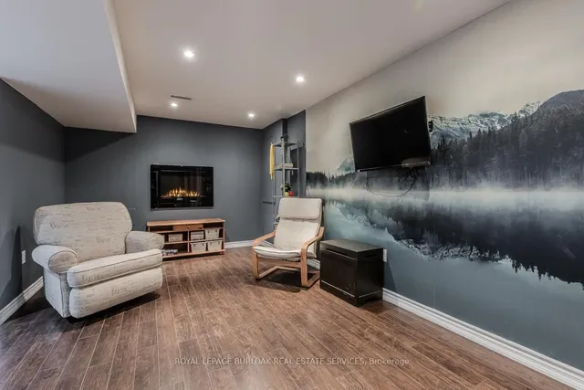 Additional image 46 of 186 Springstead Ave