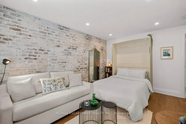 Additional image 8 of 137 Emerald St Unit 5