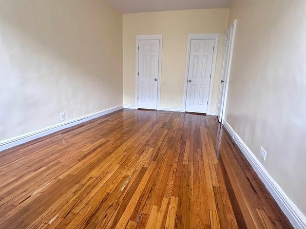 671 W 193rd St APT 4L, New York, NY 10040