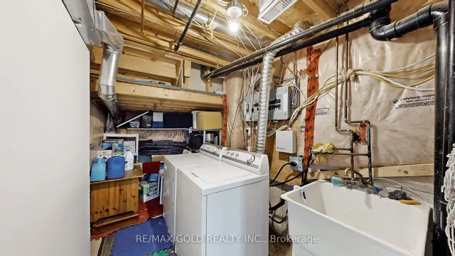 Additional image 45 of 64 Sweet Clover Cres