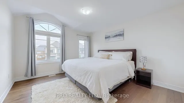 Additional image 32 of 29 Frost St