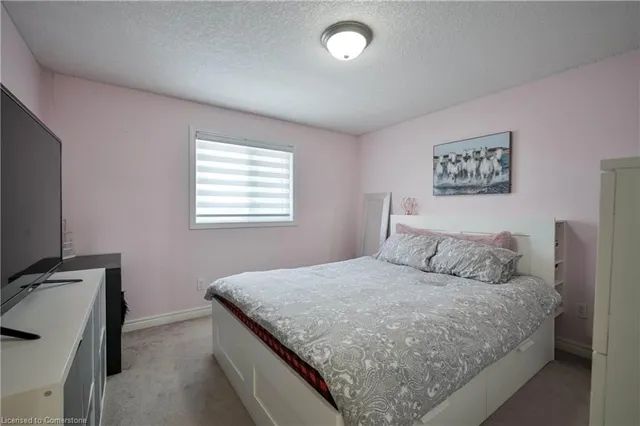 Additional image 22 of 10 Queen Charlotte Cres