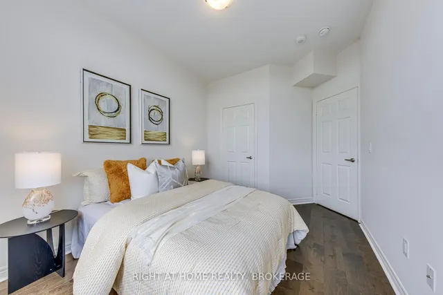 Additional image 41 of 451 Dundas St