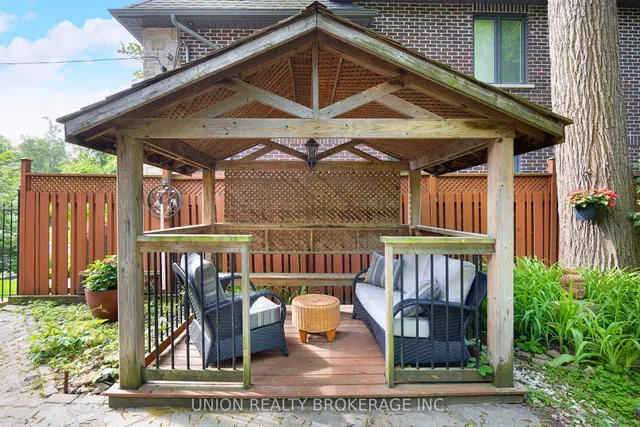 Additional image 29 of 120 Scarboro Cres