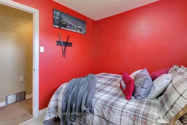 Additional image 25 of 54 Markham Cres