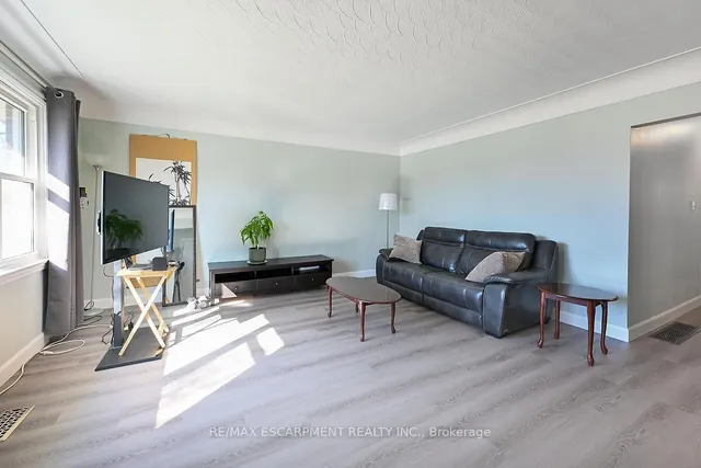 Additional image 4 of 333 East 42nd St