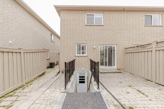 Additional image 26 of 37 Native Landing