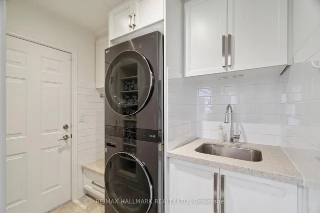 Additional image 37 of 2092 PINEVALLEY Cres