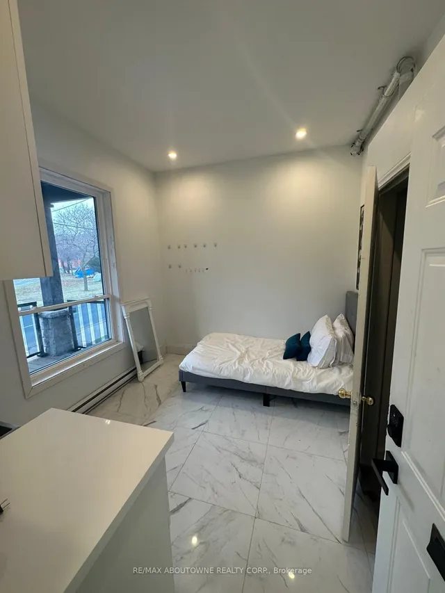 Additional image 42 of 66 Wellington St